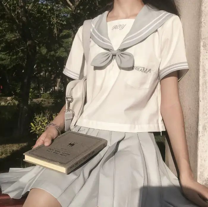 两个只能活一个 海报