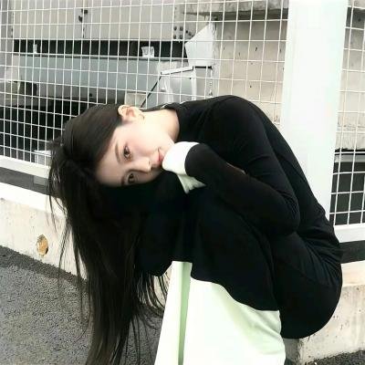 加油站的女孩 海报